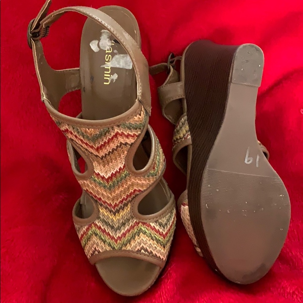 Multi colored Wedges Size 8
